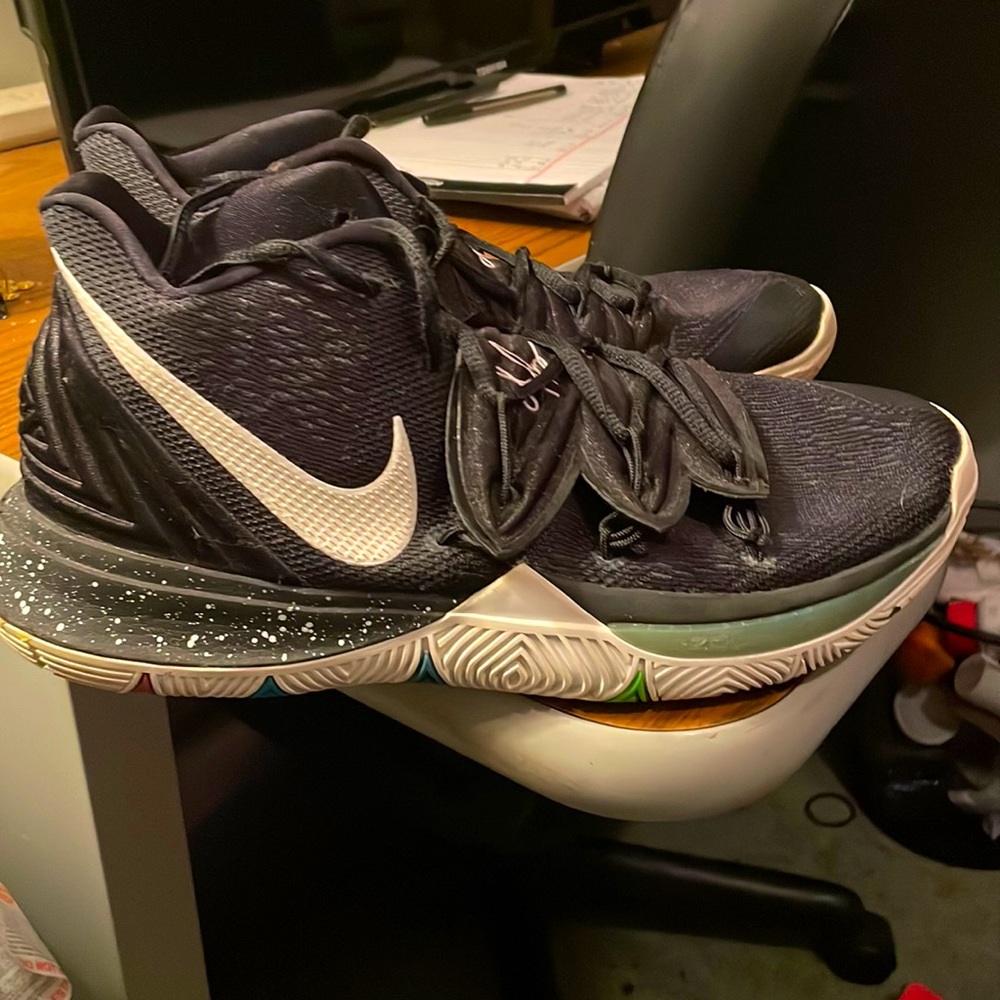 Kyries size 9.5